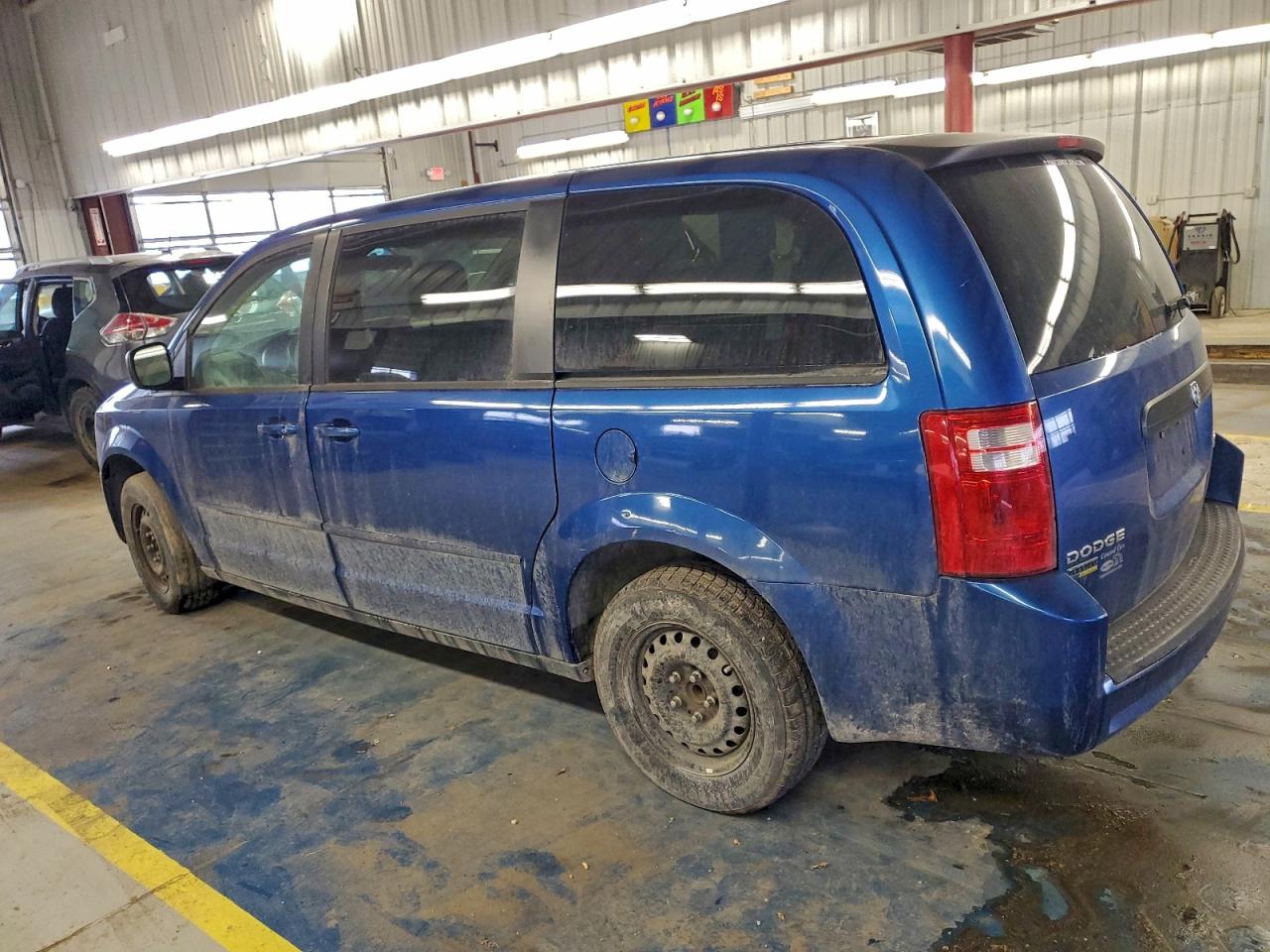 2010 DODGE GRAND CARAVAN SE photo 2