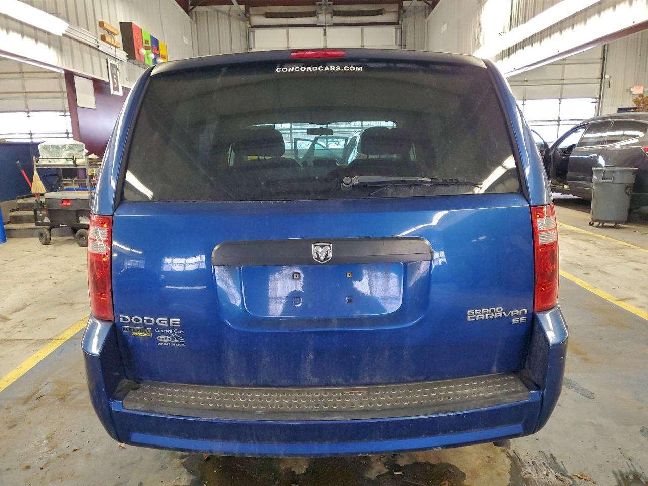 2010 DODGE GRAND CARAVAN SE photo 6