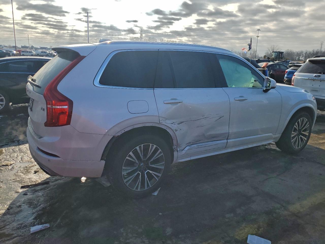 2021 VOLVO XC90 T5 MOMENTUM photo 3