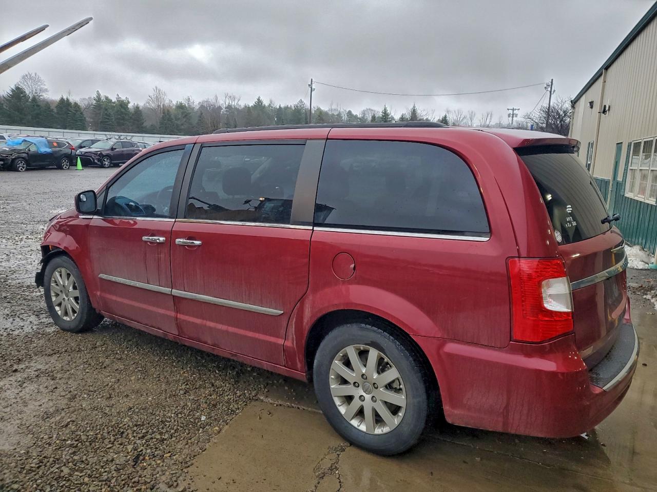 2015 CHRYSLER TOWN & COUNTRY TOURING photo 2