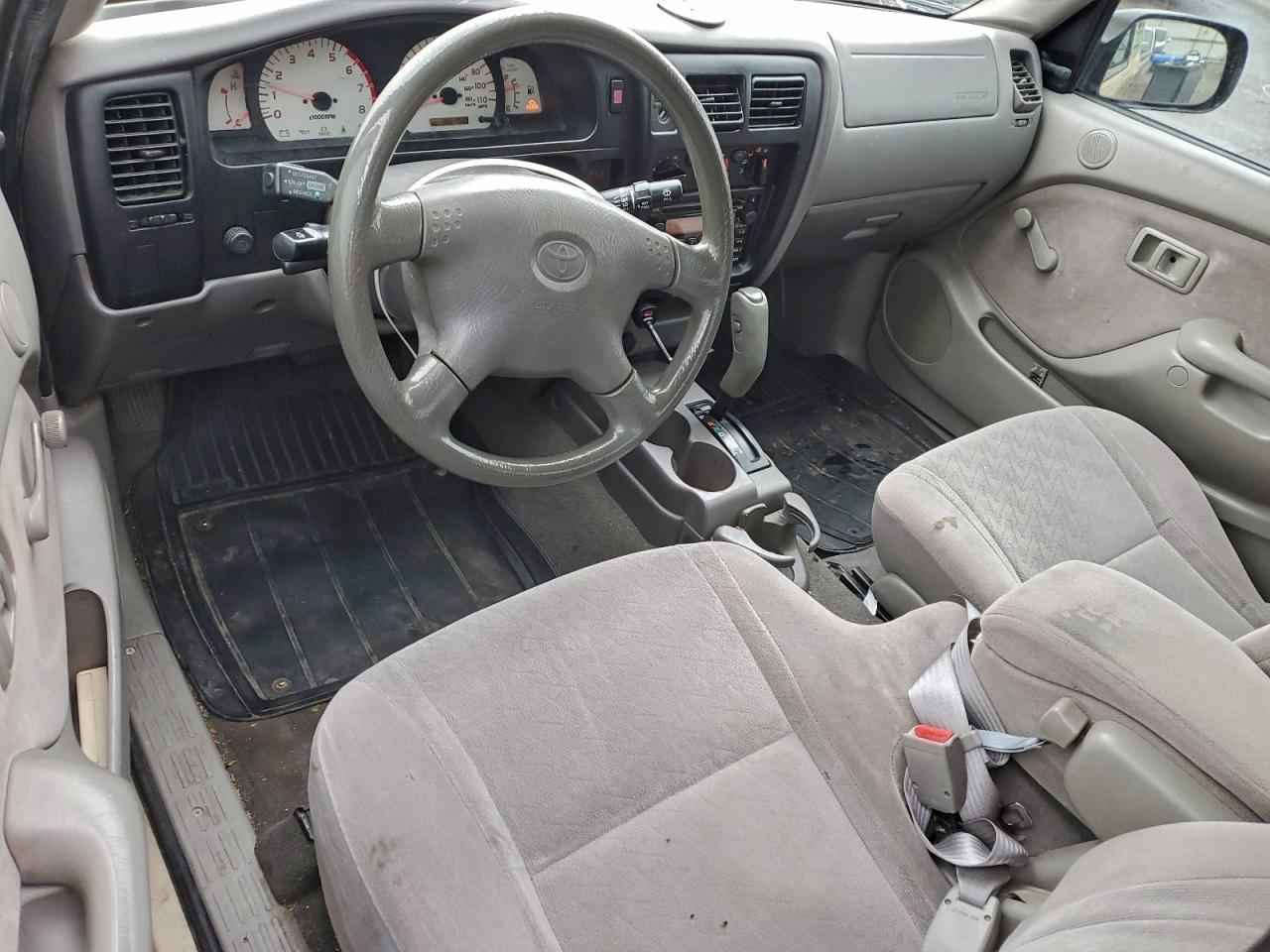 2001 TOYOTA TACOMA XTRACAB photo 8