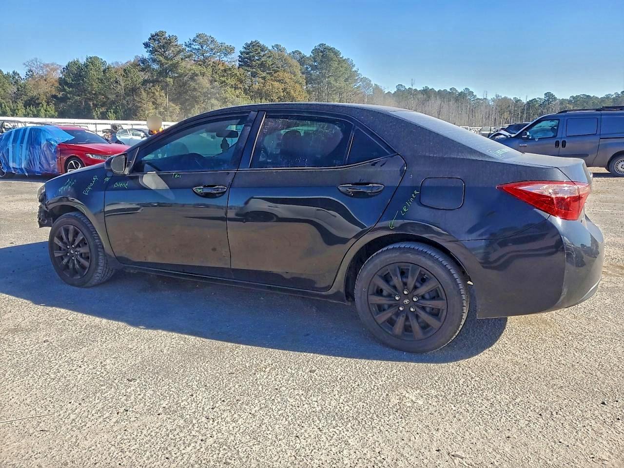 2018 TOYOTA COROLLA L photo 2
