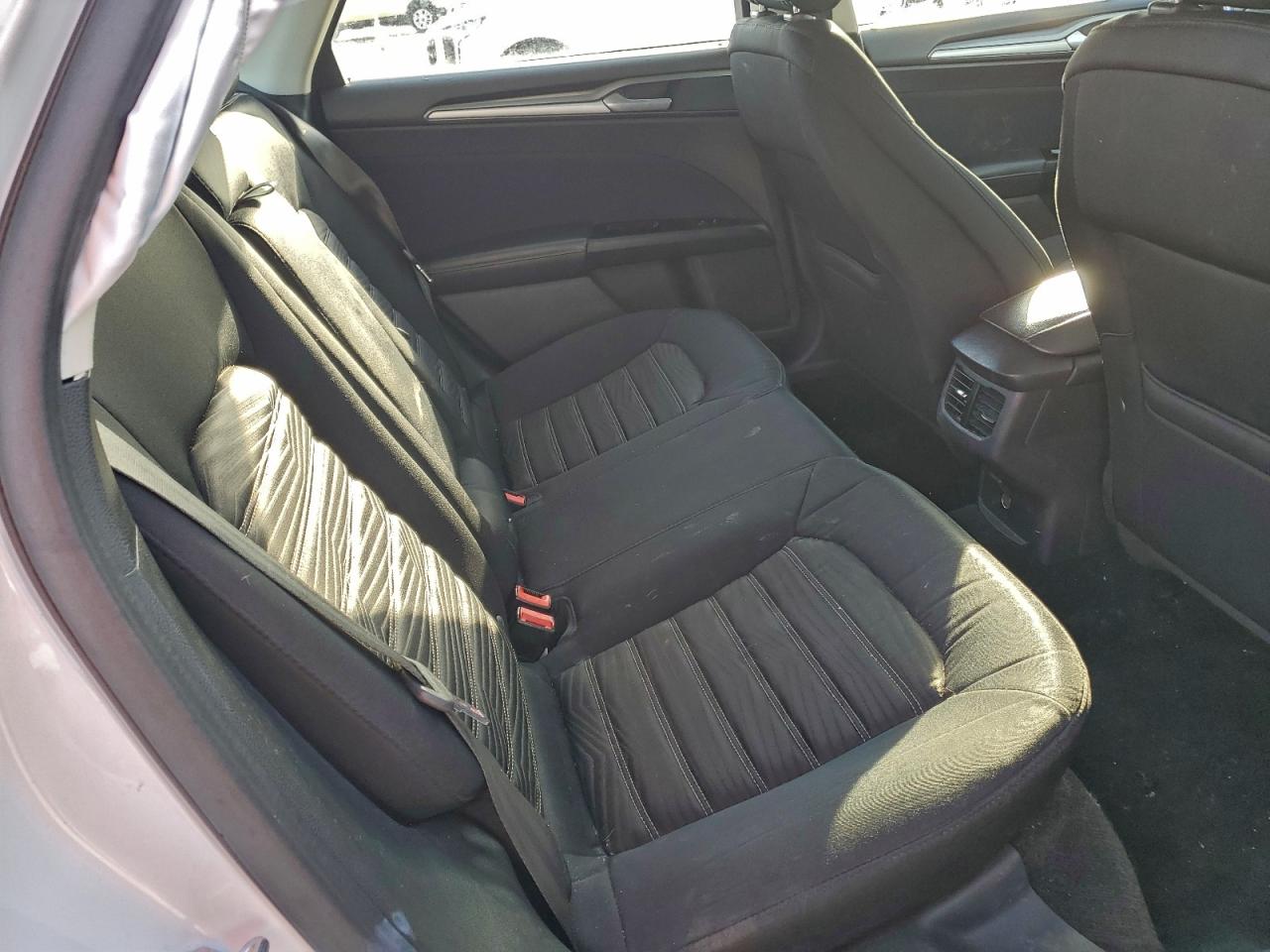 2016 FORD FUSION SE photo 10