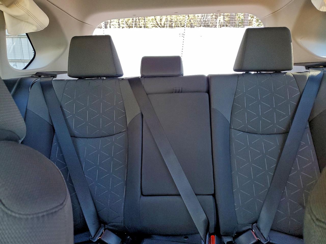 2022 TOYOTA RAV4 XLE photo 10