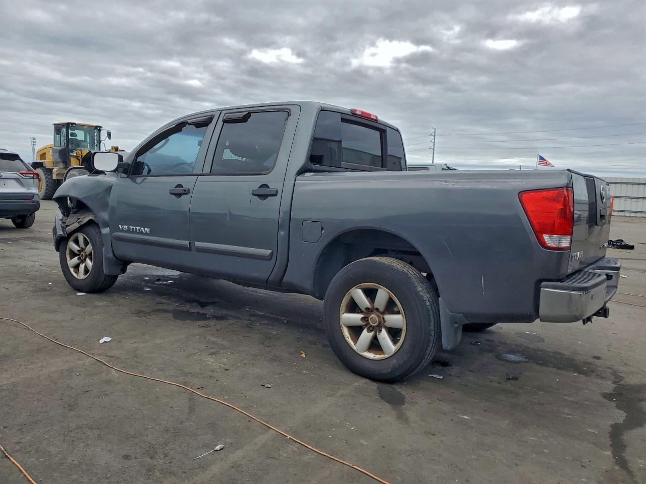 2011 NISSAN TITAN SV photo 2