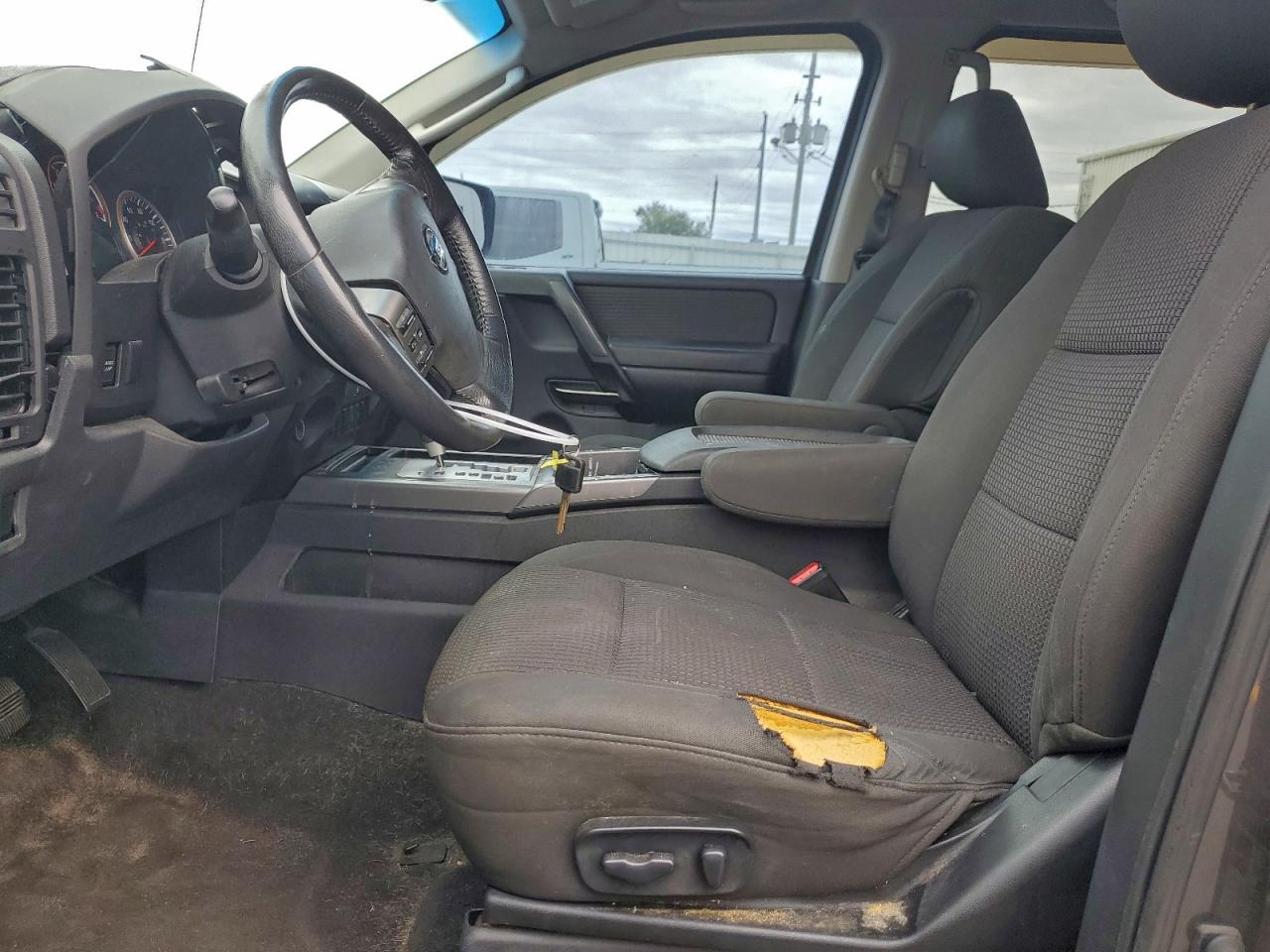 2011 NISSAN TITAN SV photo 7