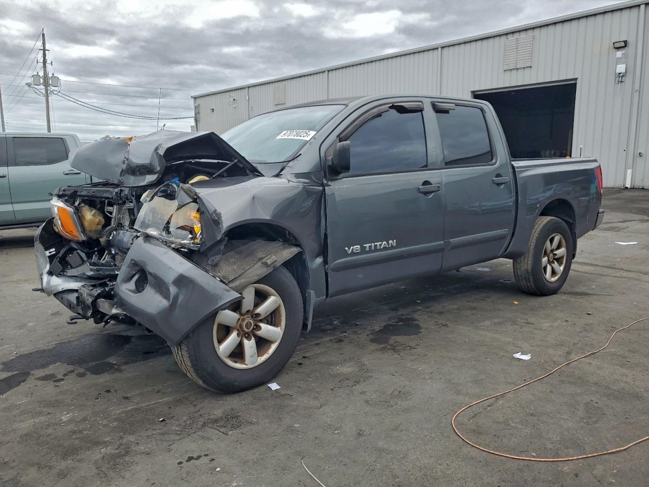 2011 NISSAN TITAN