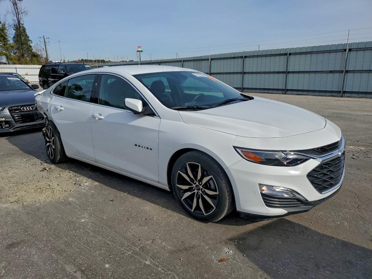 2024 CHEVROLET MALIBU RS photo 4