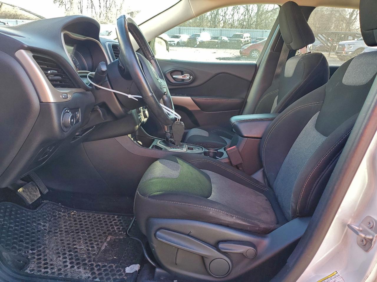 2018 JEEP CHEROKEE LATITUDE photo 13