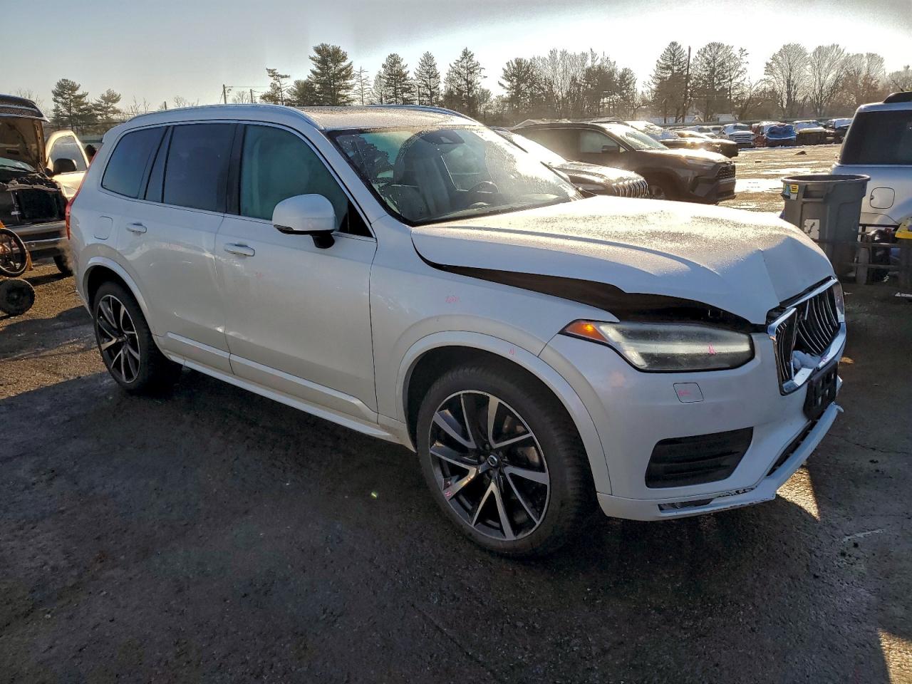 2021 VOLVO XC90 T6 MOMENTUM photo 4