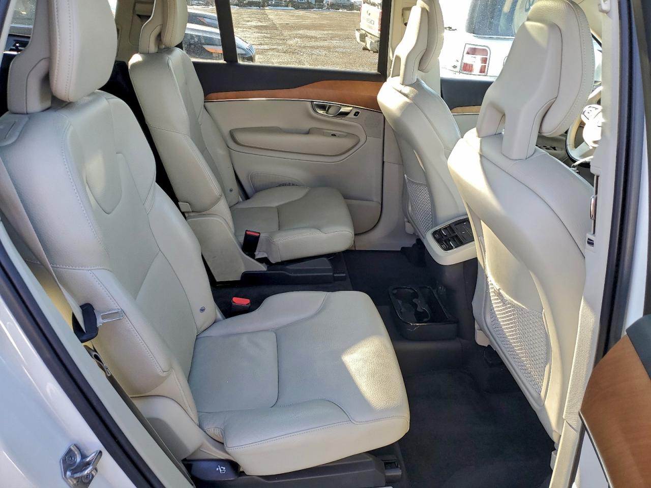 2021 VOLVO XC90 T6 MOMENTUM photo 11