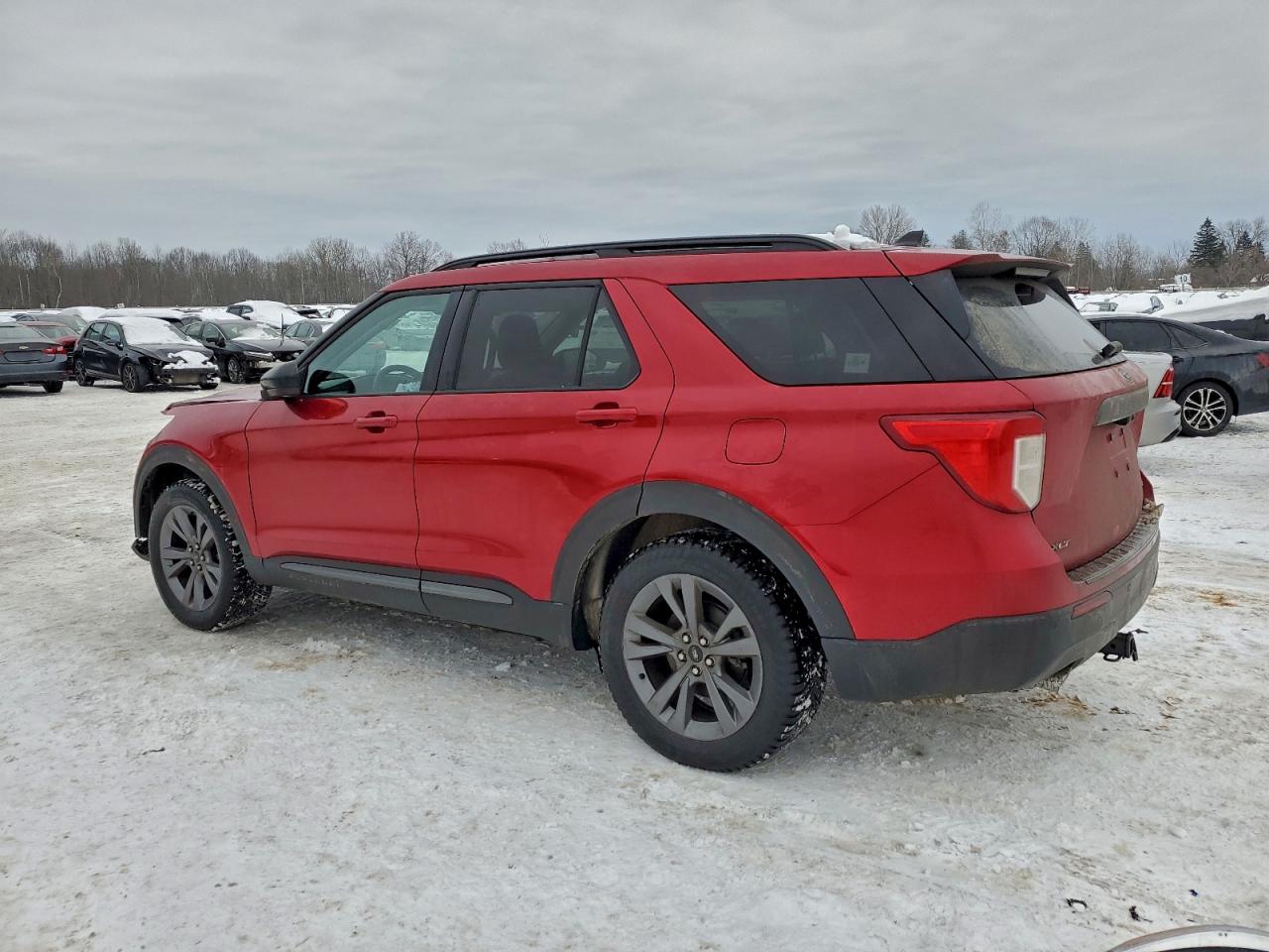 2024 FORD EXPLORER XLT photo 3