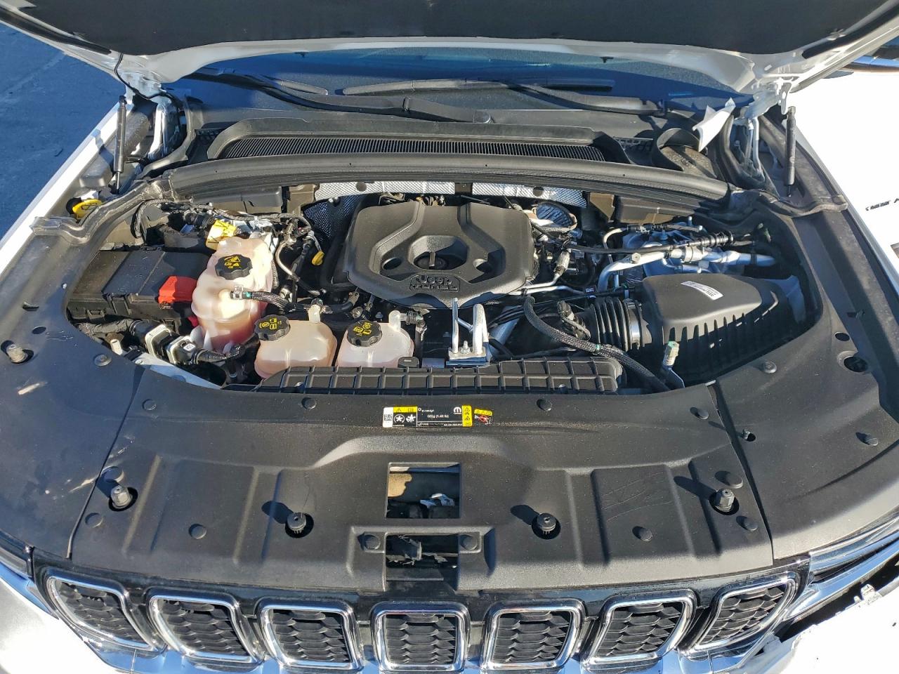 2024 JEEP GRAND CHEROKEE LIMITED 4XE photo 12