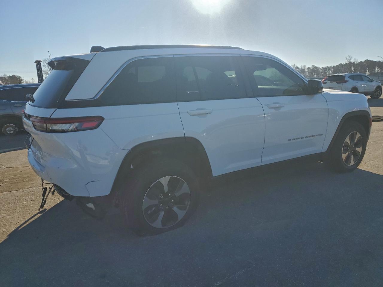 2024 JEEP GRAND CHEROKEE LIMITED 4XE photo 3