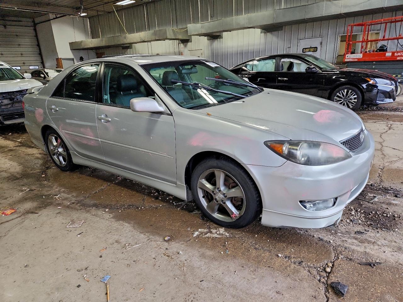 2006 TOYOTA CAMRY SE photo 4