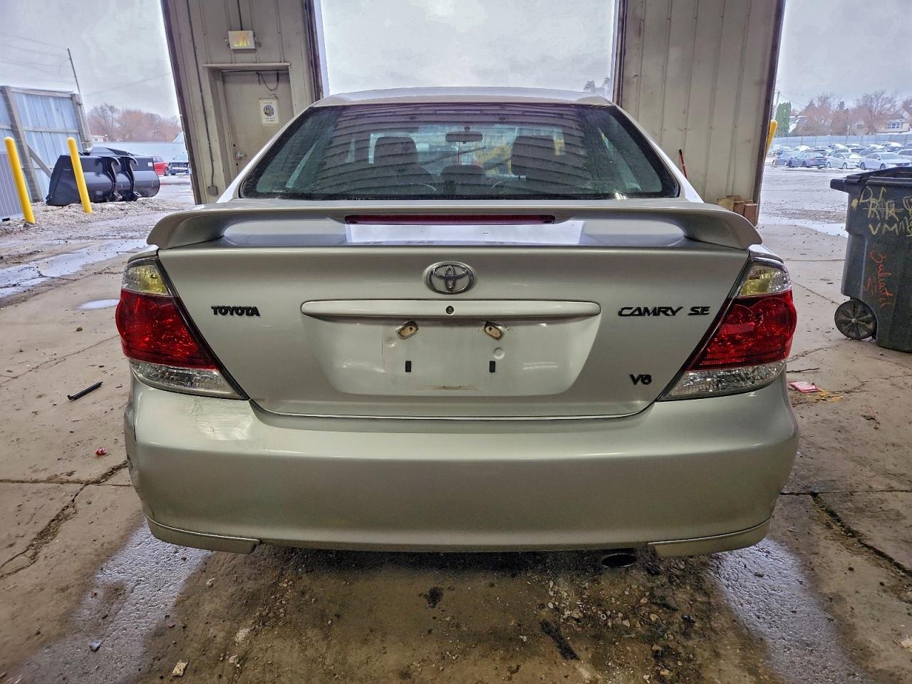 2006 TOYOTA CAMRY SE photo 6