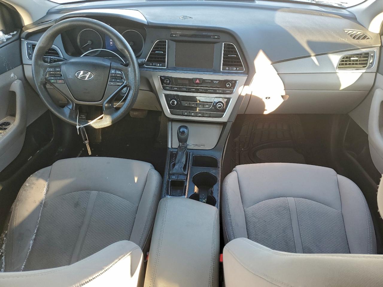 2016 HYUNDAI SONATA SE photo 8