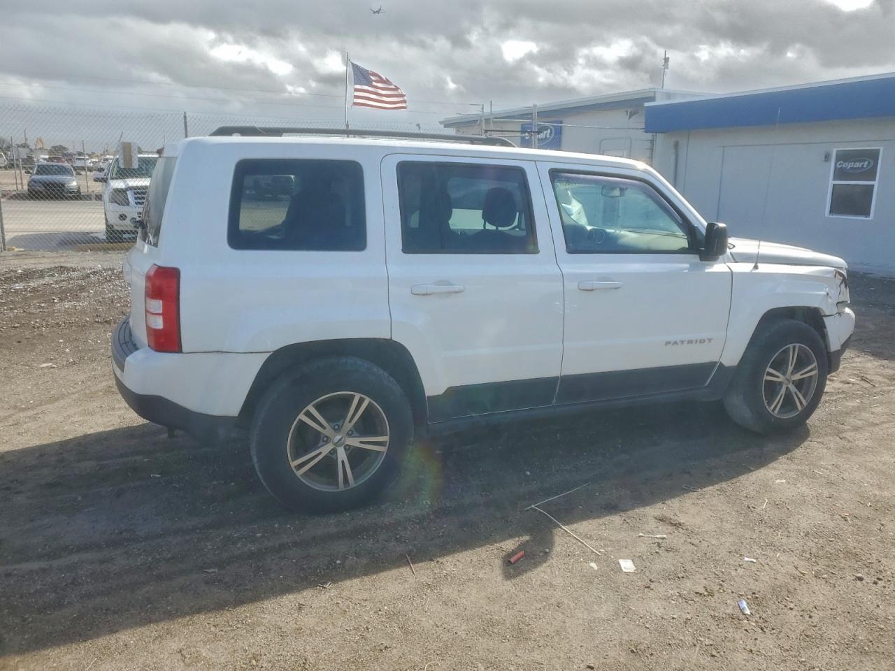 2017 JEEP PATRIOT SPORT photo 3