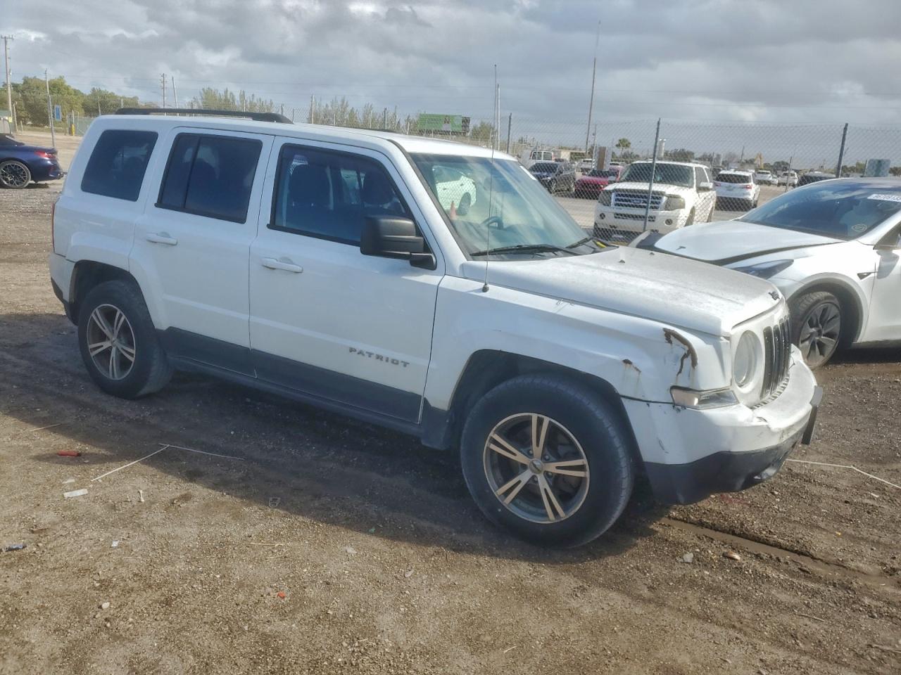 2017 JEEP PATRIOT SPORT photo 4