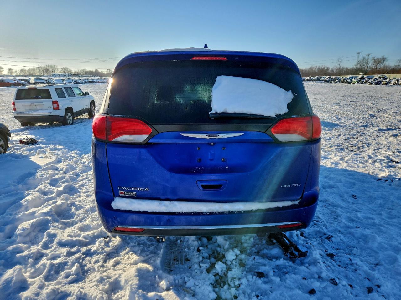 2019 CHRYSLER PACIFICA LIMITED photo 11