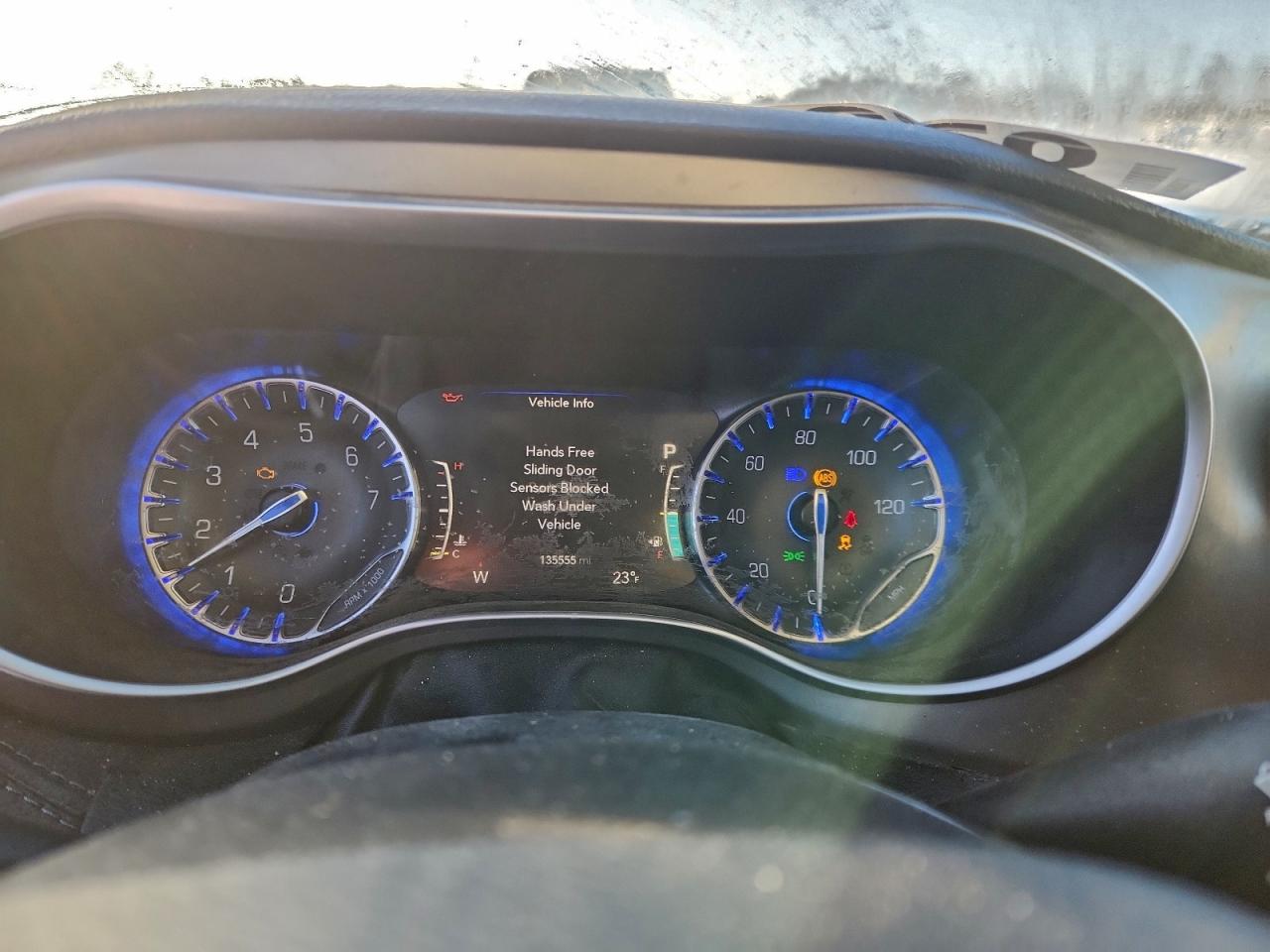 2019 CHRYSLER PACIFICA LIMITED photo 17