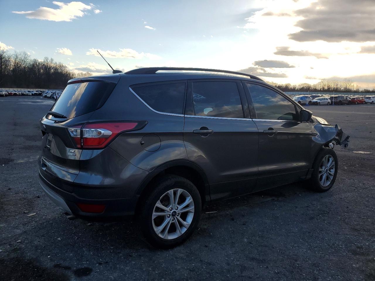 2017 FORD ESCAPE SE photo 7