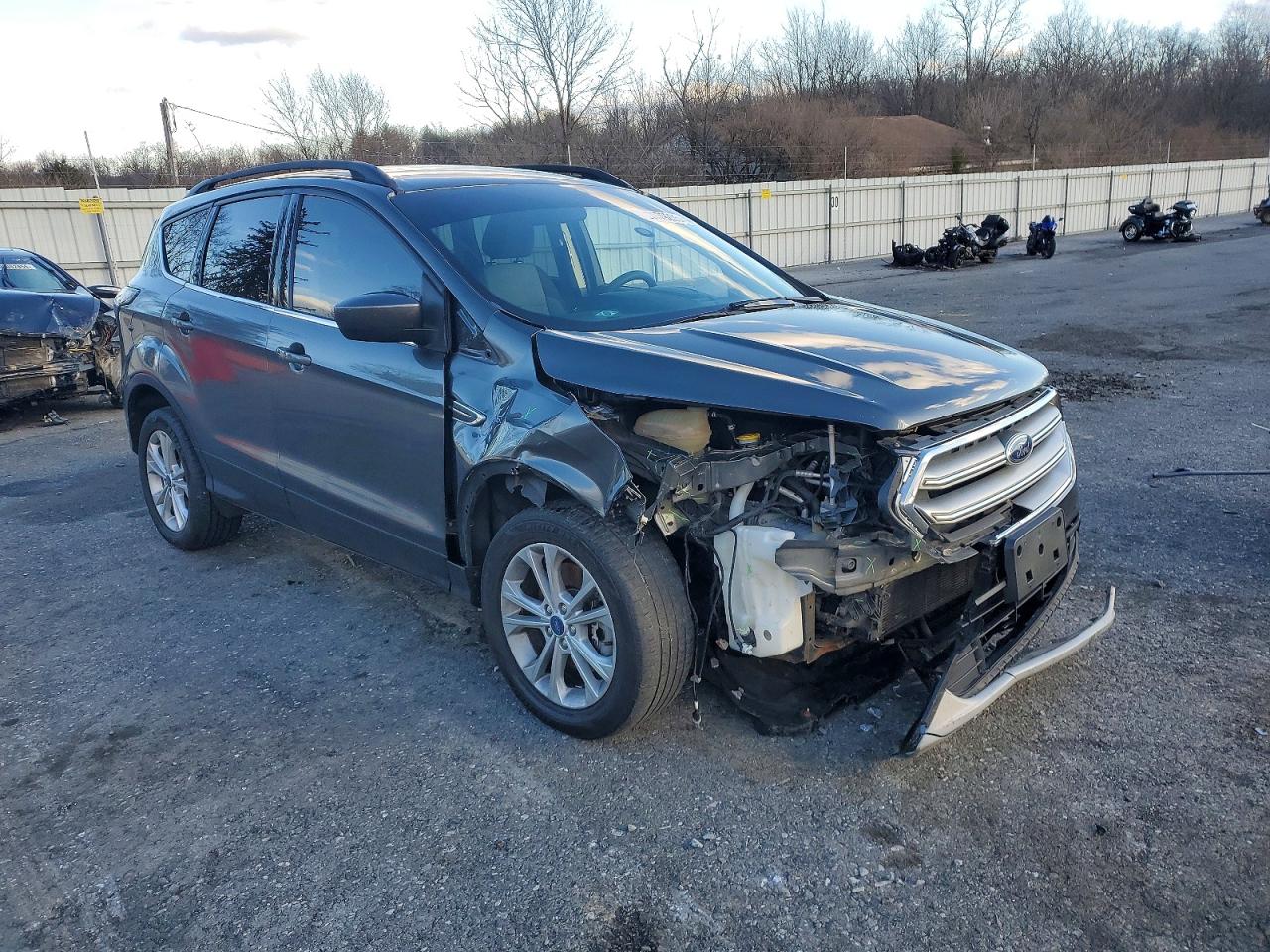 2017 FORD ESCAPE SE photo 10