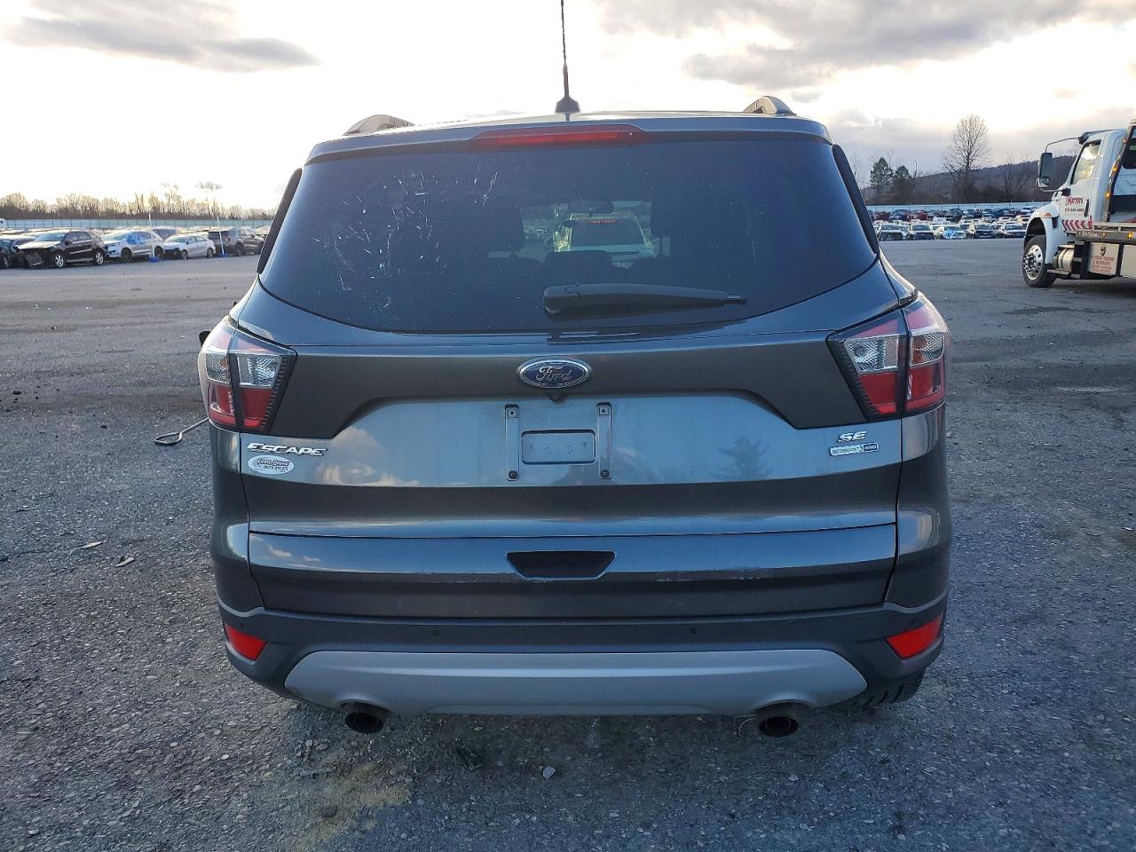 2017 FORD ESCAPE SE photo 16