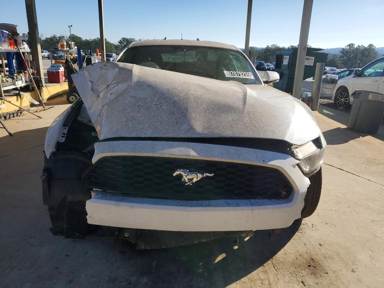 2017 FORD MUSTANG photo 9