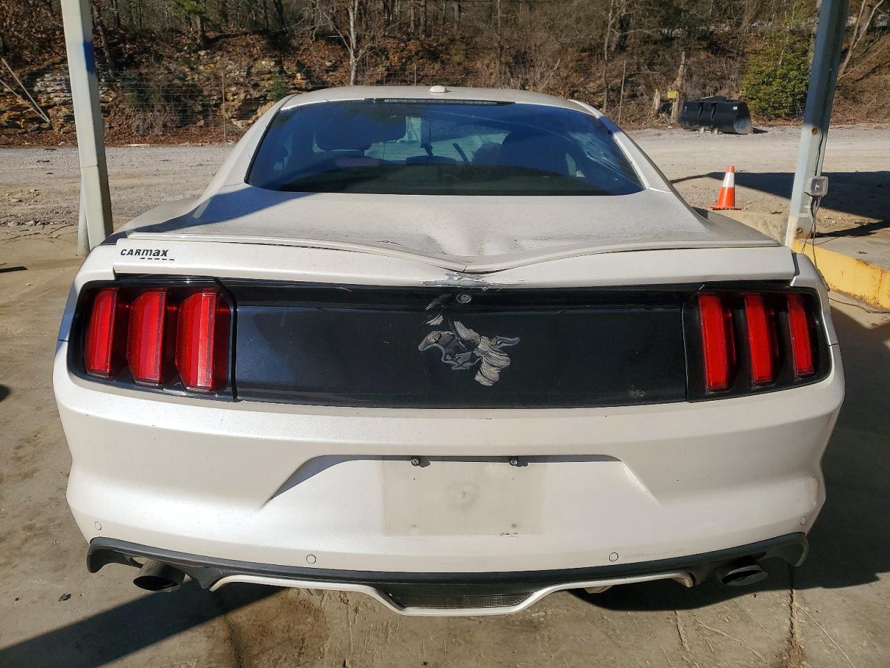 2017 FORD MUSTANG photo 11