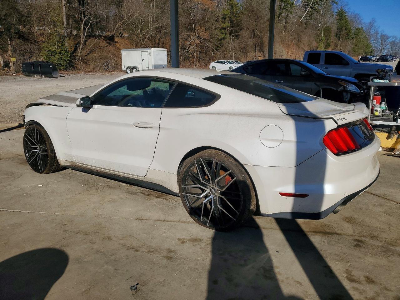 2017 FORD MUSTANG photo 3