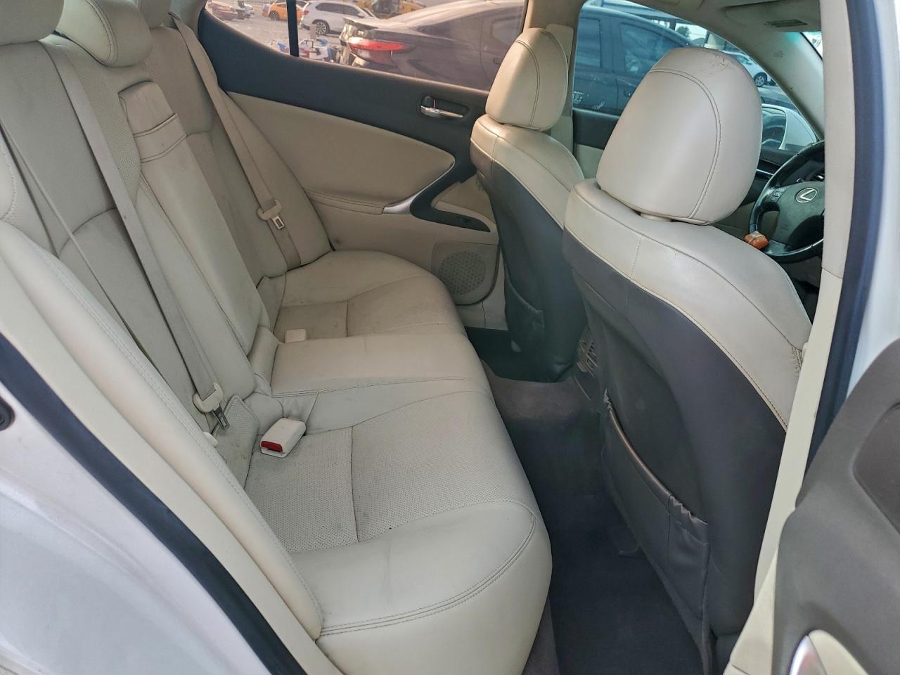 2010 LEXUS IS 250 photo 10