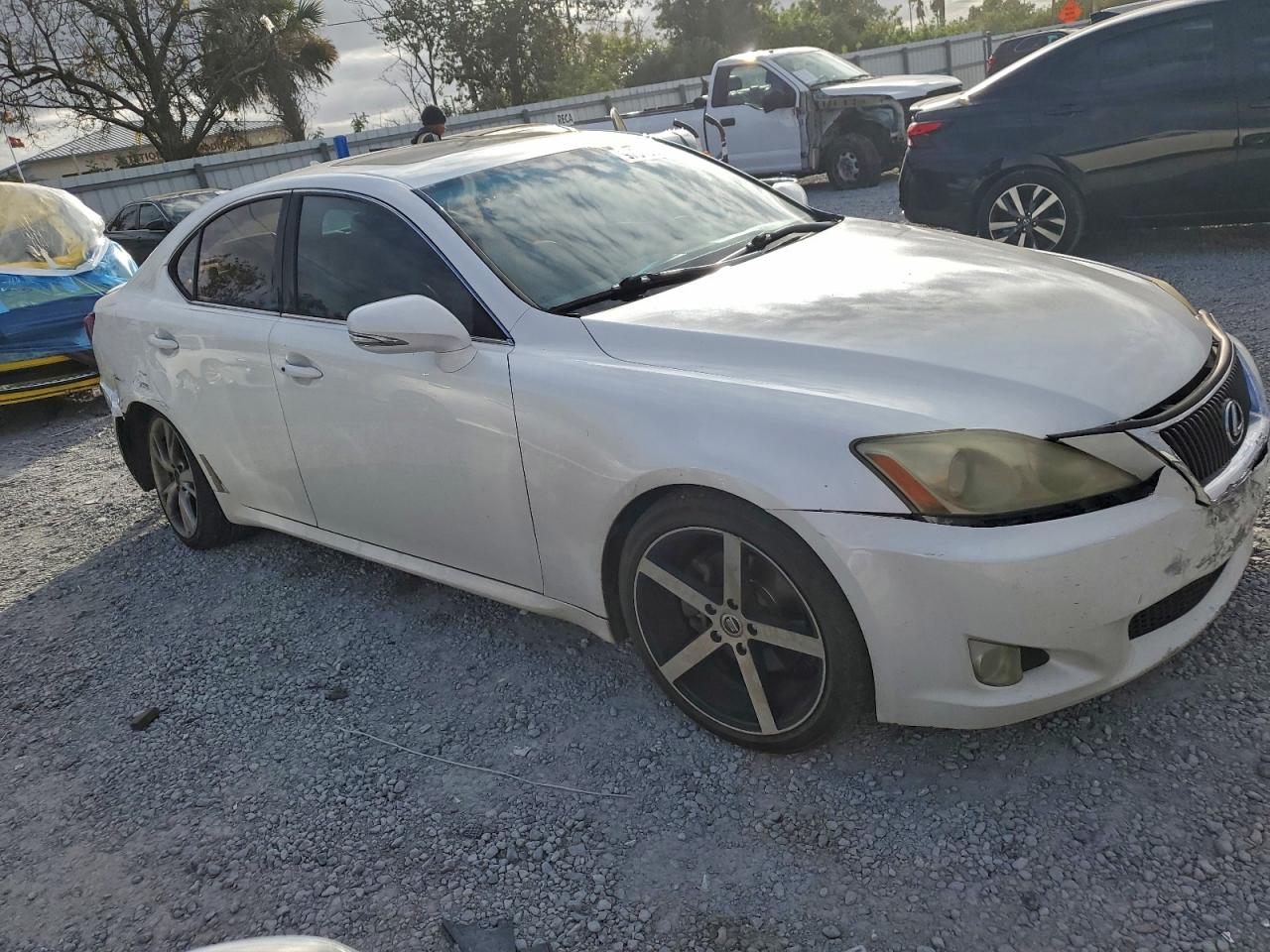2010 LEXUS IS 250 photo 4