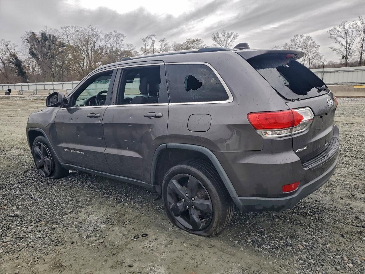 2014 JEEP GRAND CHEROKEE LAREDO photo 2