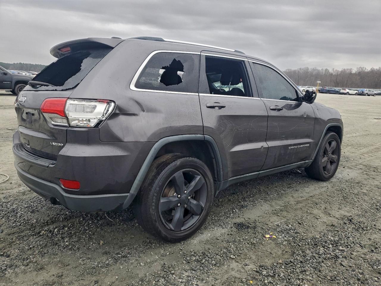 2014 JEEP GRAND CHEROKEE LAREDO photo 3