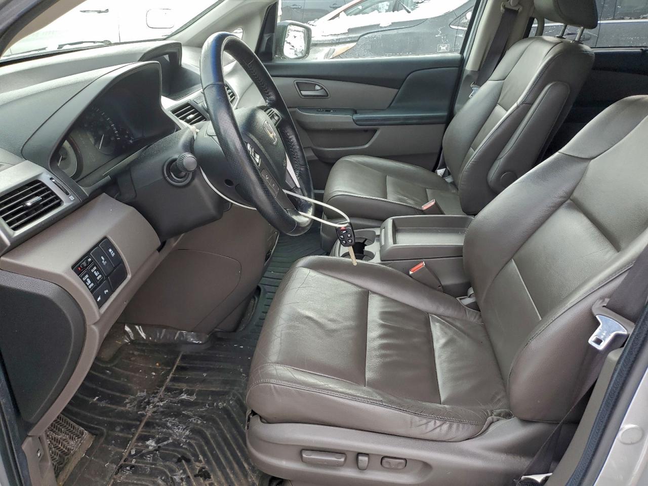 2012 HONDA ODYSSEY TOURING photo 19