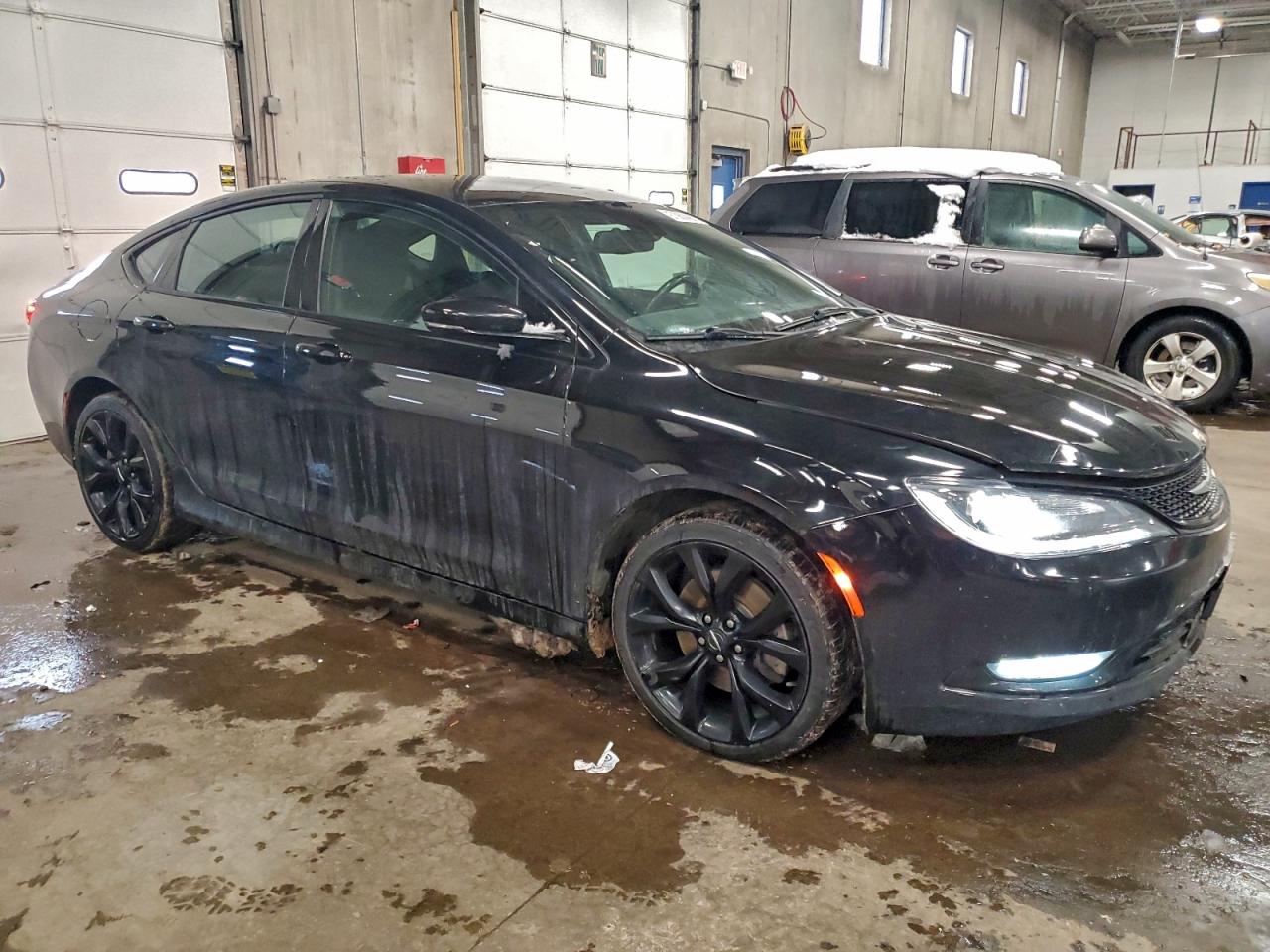 2015 CHRYSLER 200 S photo 4