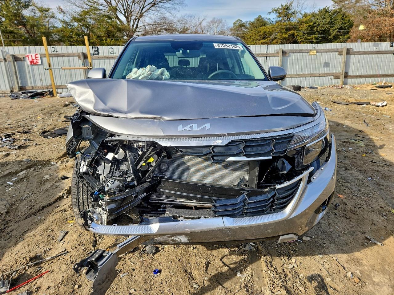 2025 KIA SELTOS LX photo 5