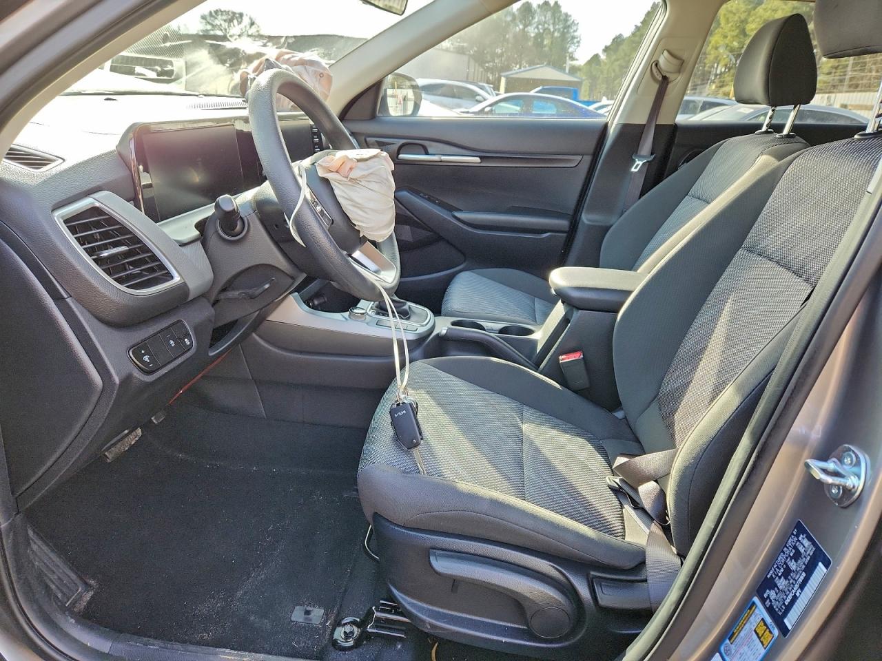 2025 KIA SELTOS LX photo 7