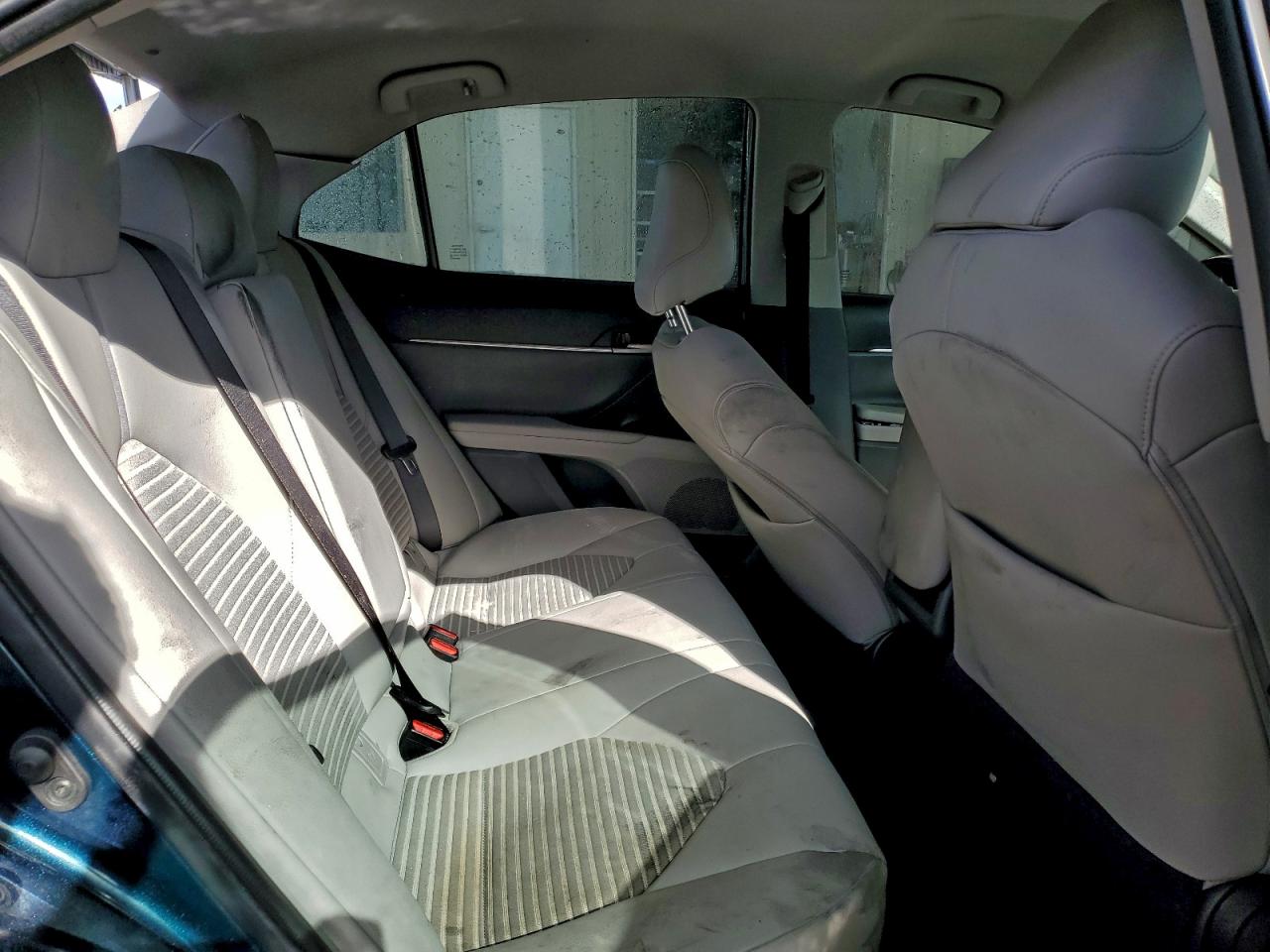2019 TOYOTA CAMRY L photo 19