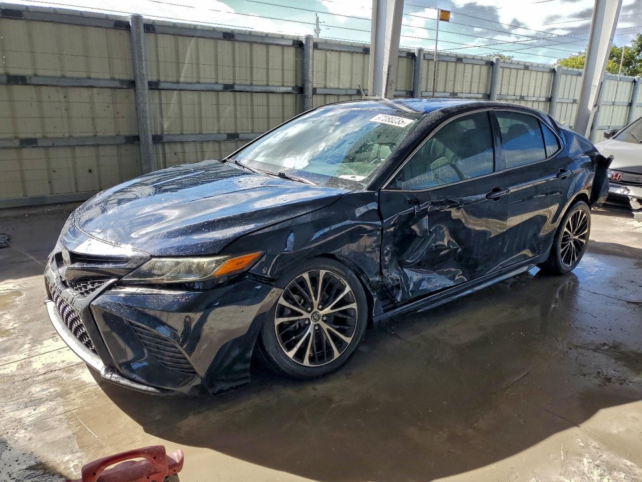 2019 TOYOTA CAMRY