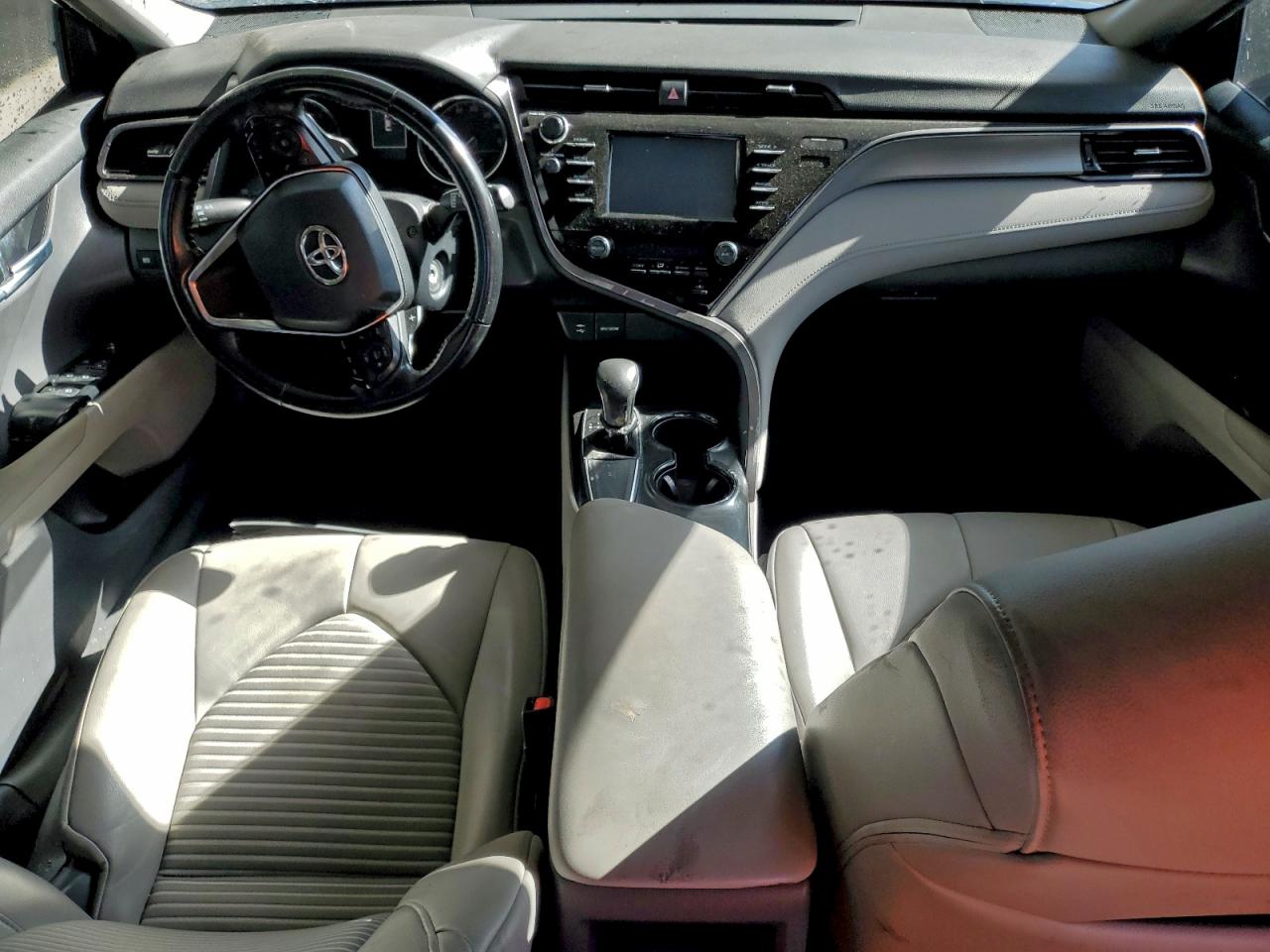 2019 TOYOTA CAMRY L photo 15