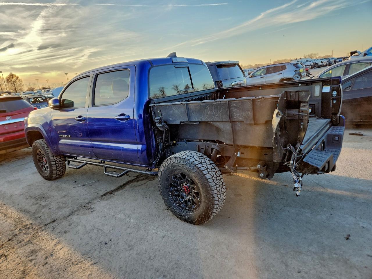 2022 TOYOTA TACOMA DOUBLE CAB photo 2