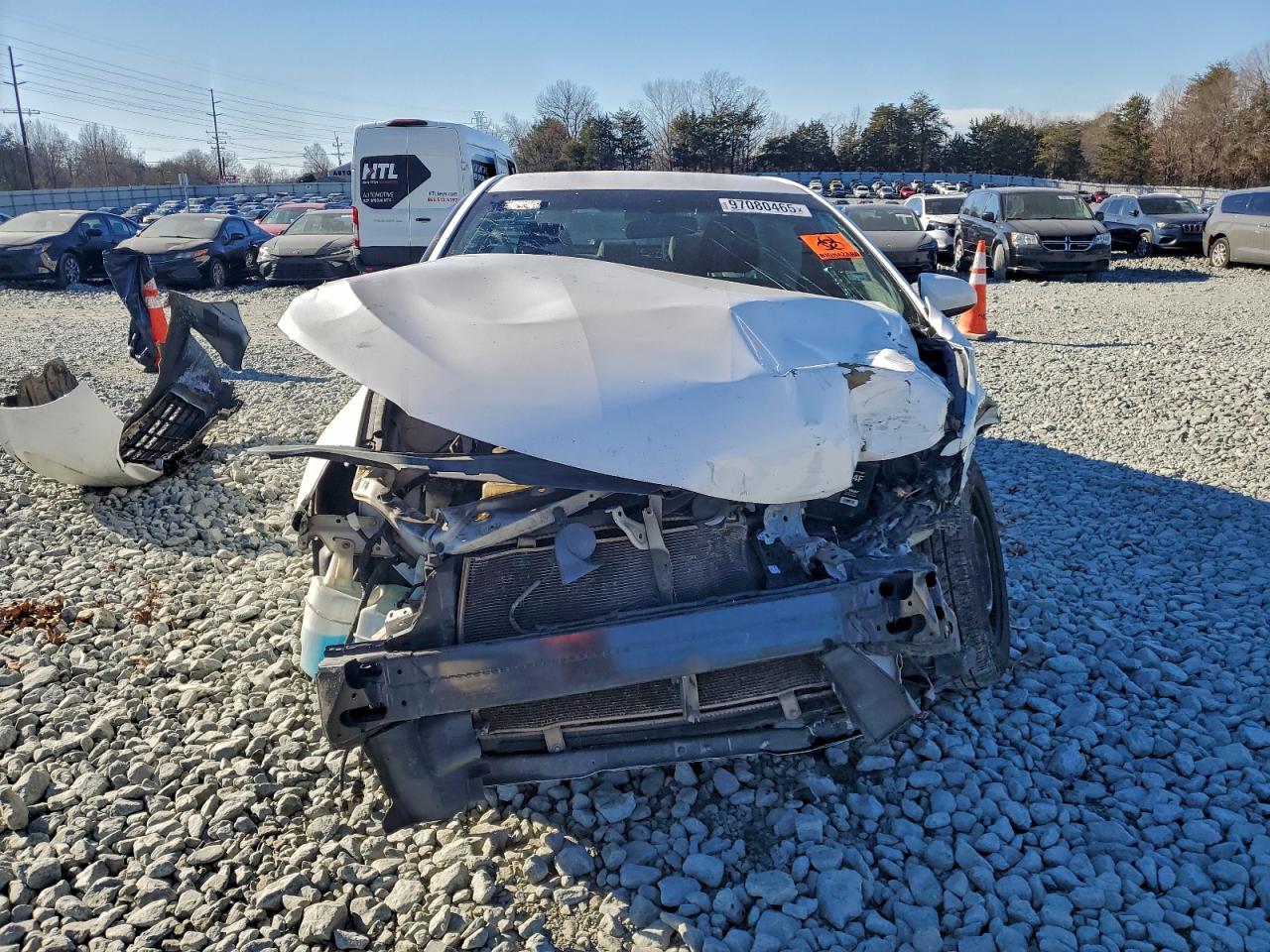 2015 TOYOTA CAMRY LE photo 5