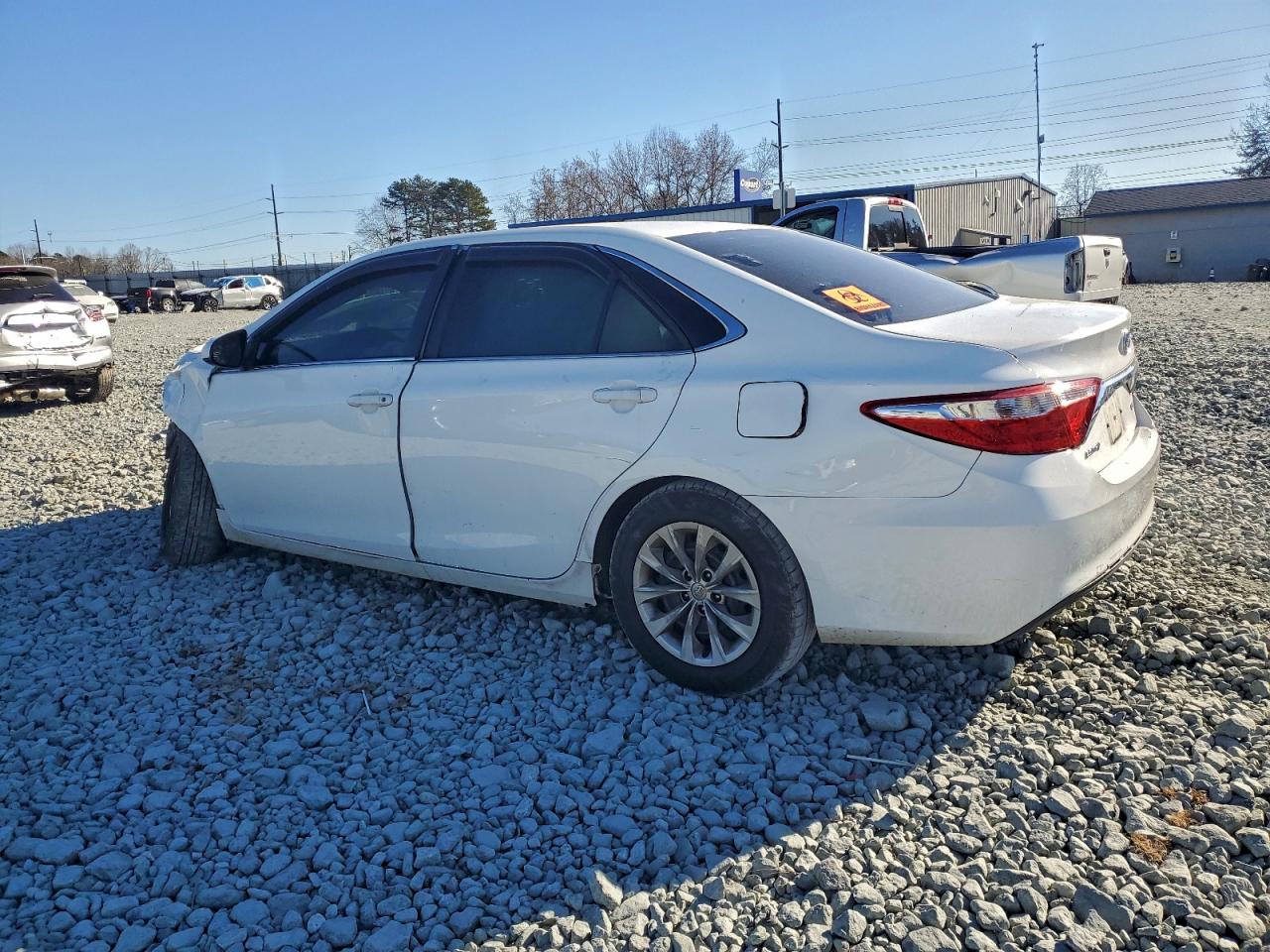 2015 TOYOTA CAMRY LE photo 2