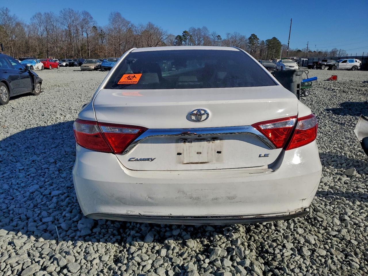 2015 TOYOTA CAMRY LE photo 6