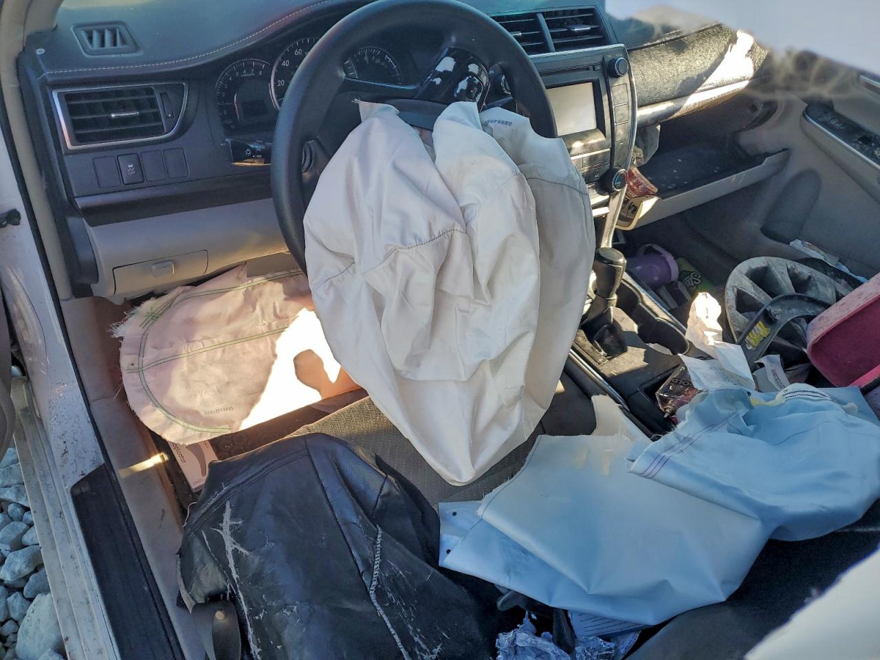 2015 TOYOTA CAMRY LE photo 8