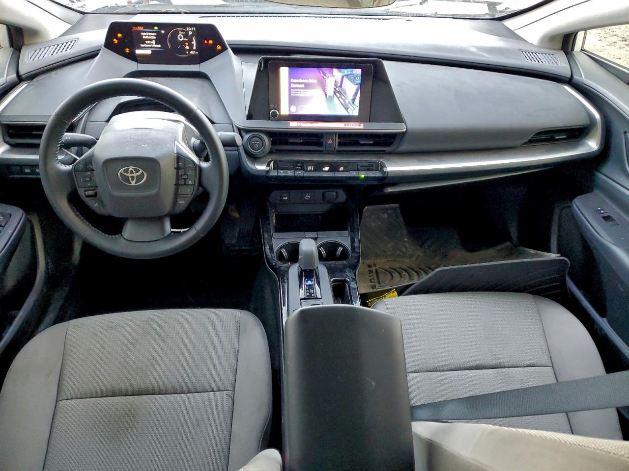 2024 TOYOTA PRIUS LE photo 15