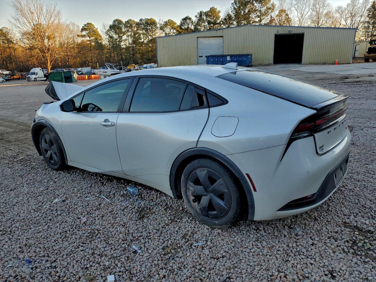 2024 TOYOTA PRIUS LE photo 3