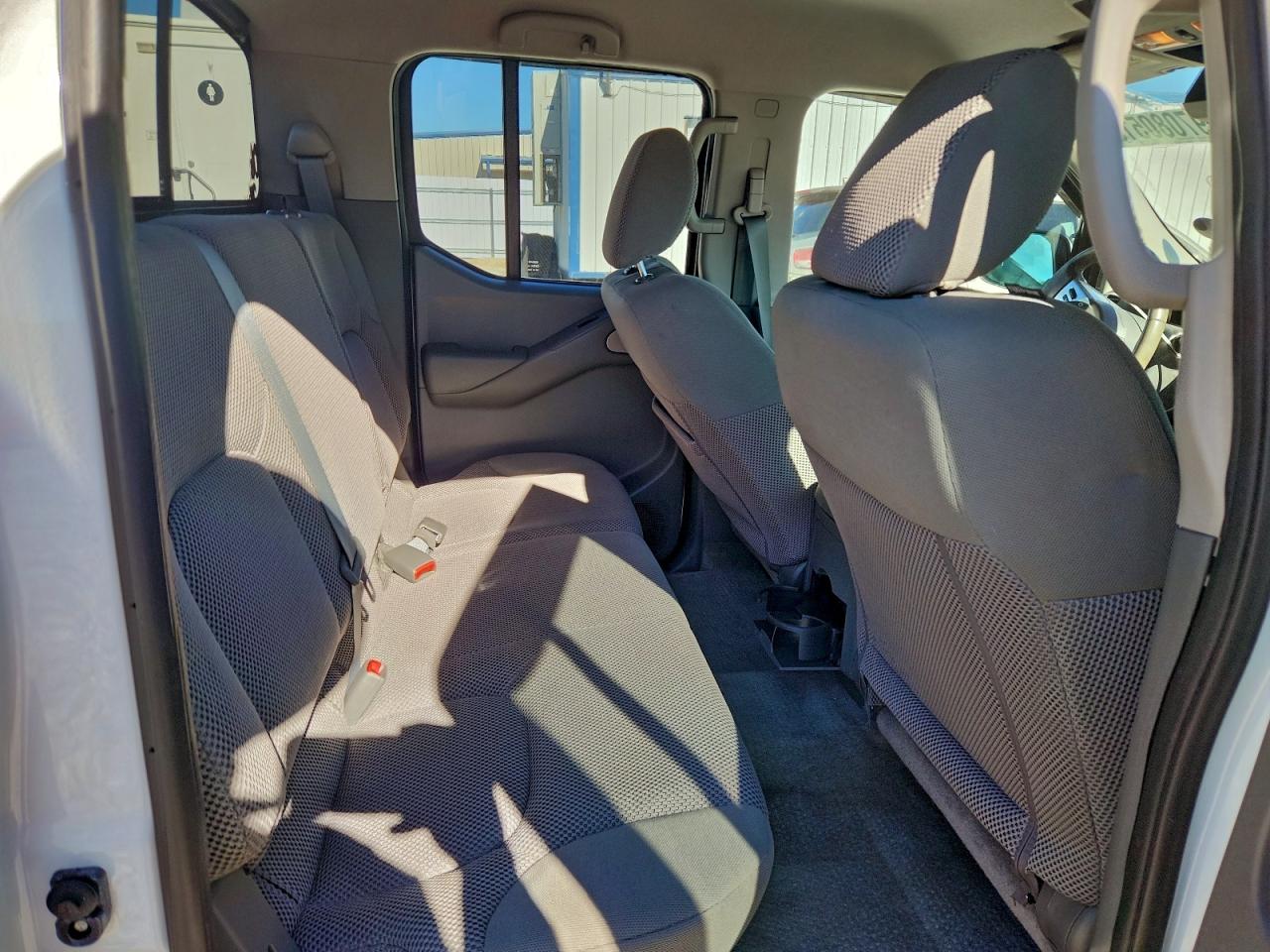 2017 NISSAN FRONTIER S photo 10